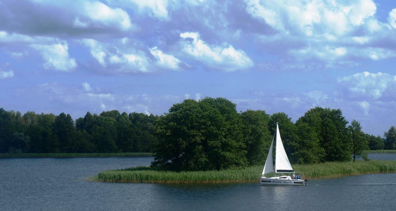 Dom Nad Jeziorem Mazury Pomost Segment 1 Kozin Kültér fotó